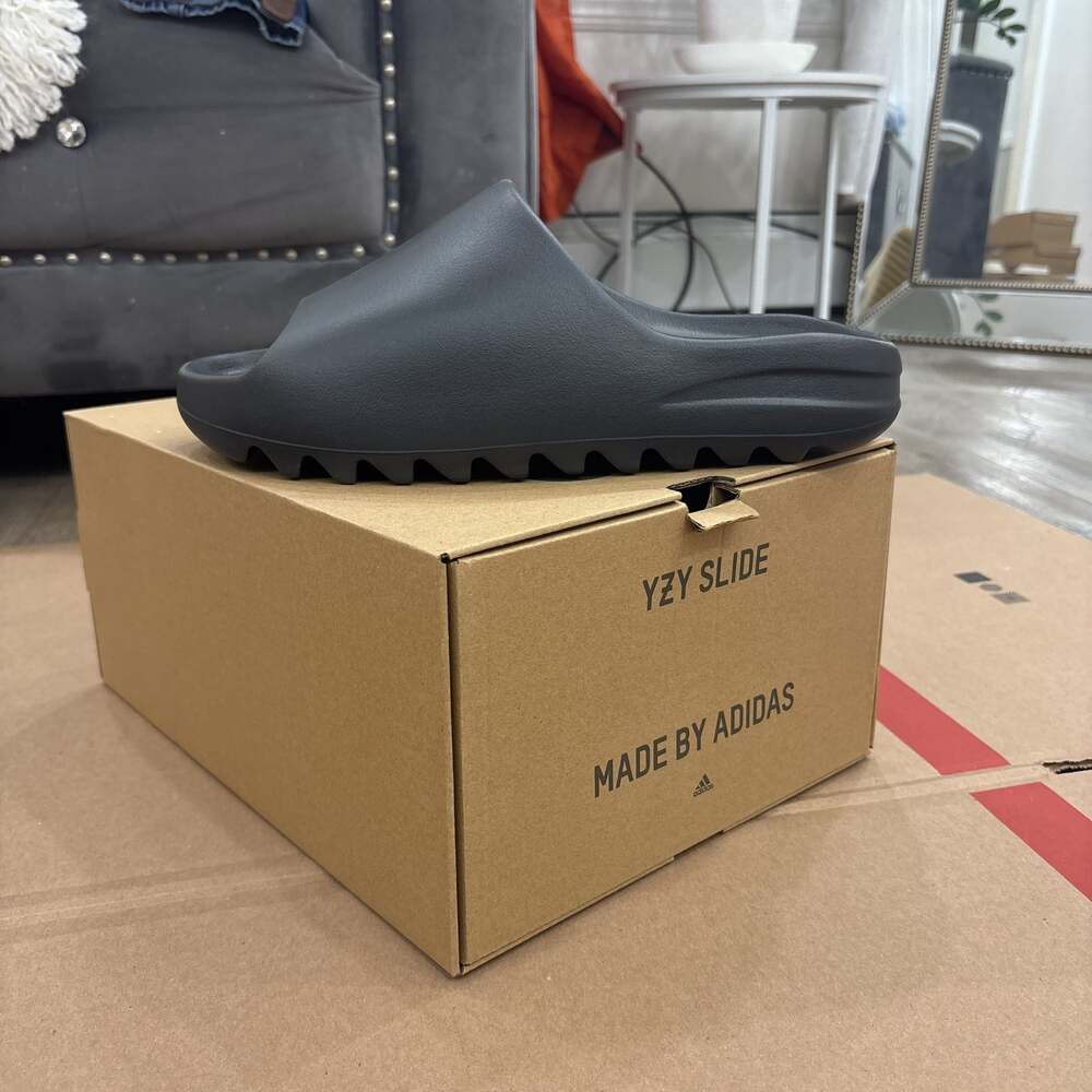 New Adidas Yeezy Onyx size 12 Authentic